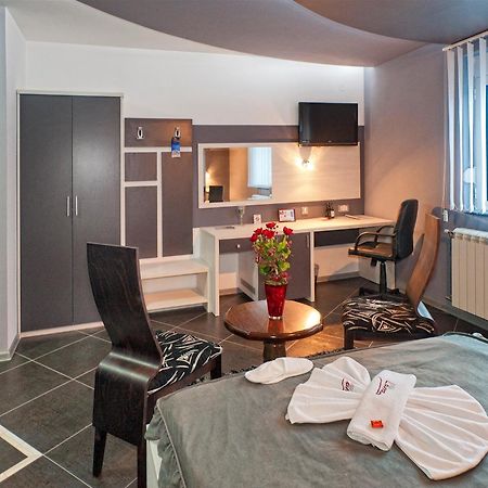 Garni Hotel Lama كراغوييفاك المظهر الخارجي الصورة