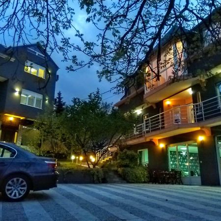 Garni Hotel Lama كراغوييفاك المظهر الخارجي الصورة