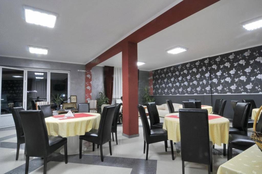 Garni Hotel Lama كراغوييفاك المظهر الخارجي الصورة