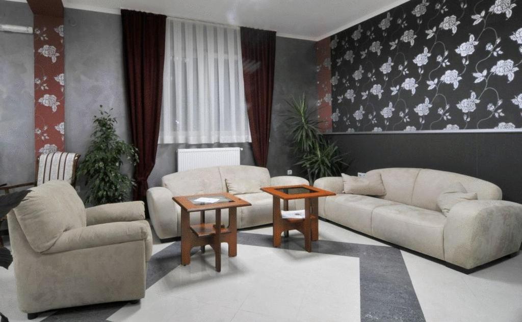 Garni Hotel Lama كراغوييفاك المظهر الخارجي الصورة