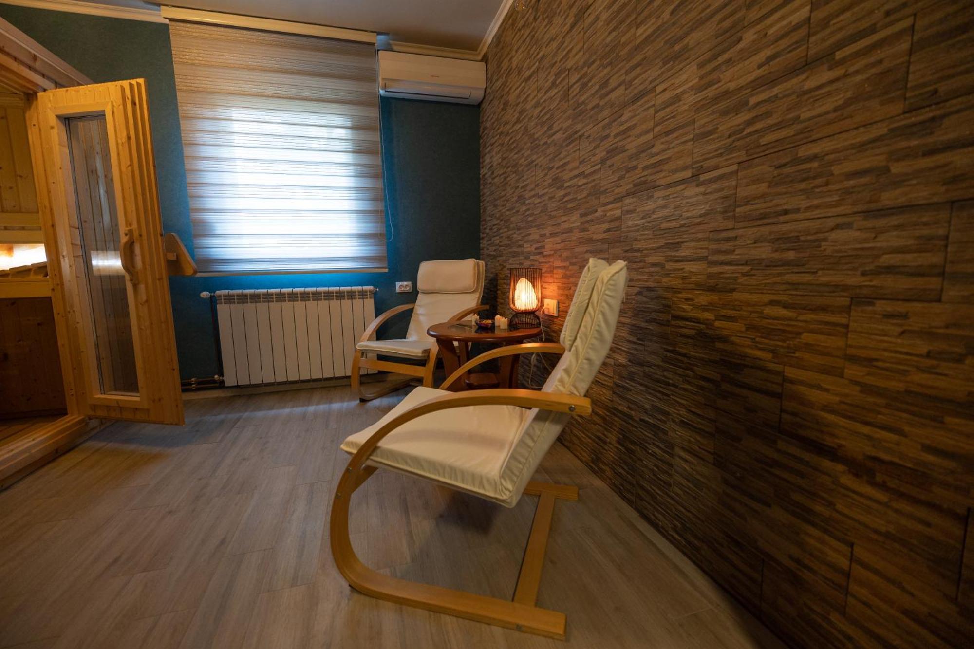 Garni Hotel Lama كراغوييفاك المظهر الخارجي الصورة