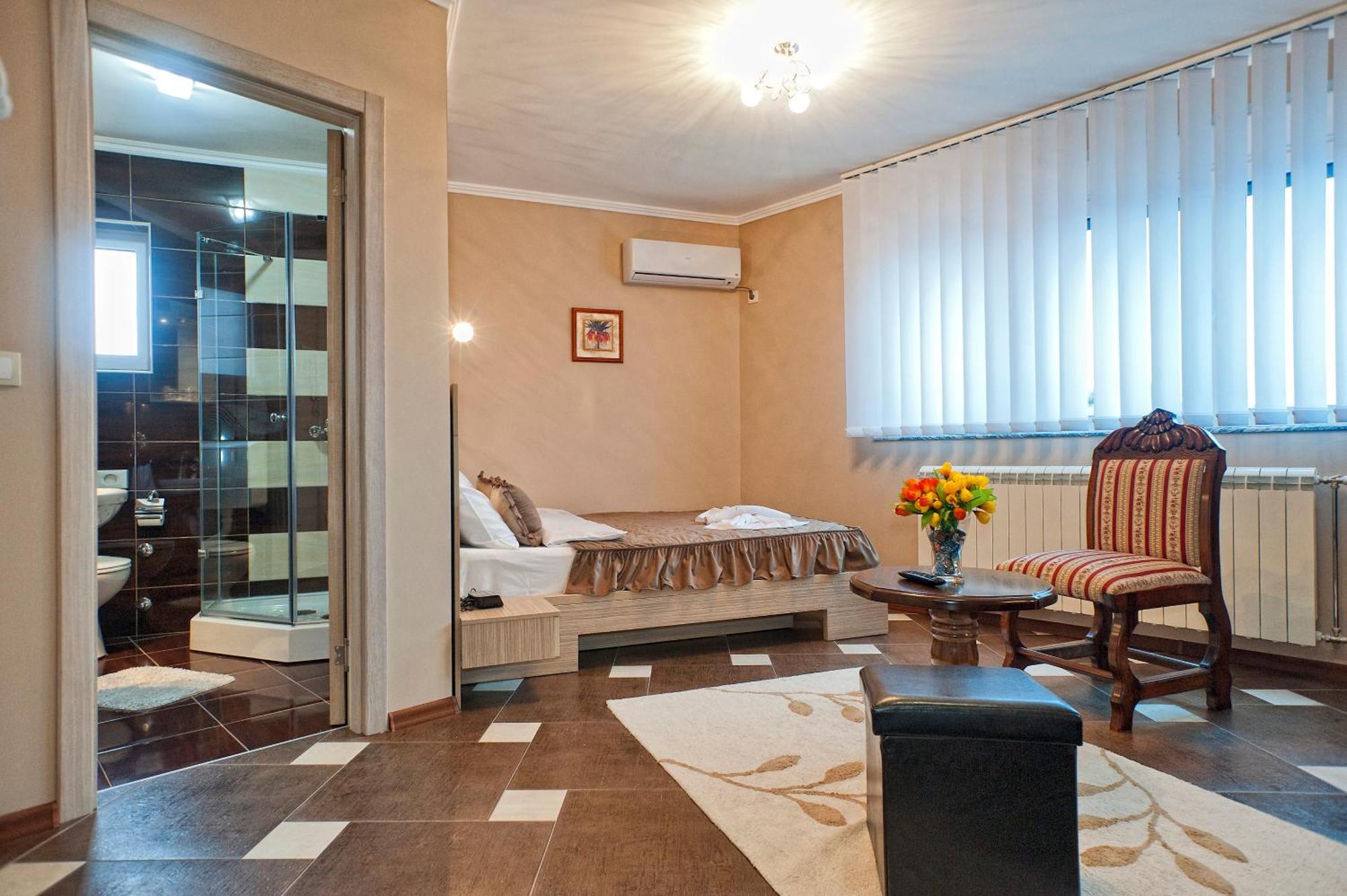 Garni Hotel Lama كراغوييفاك المظهر الخارجي الصورة