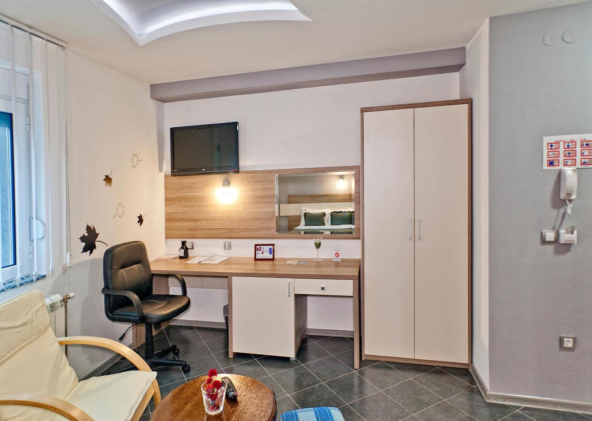 Garni Hotel Lama كراغوييفاك المظهر الخارجي الصورة