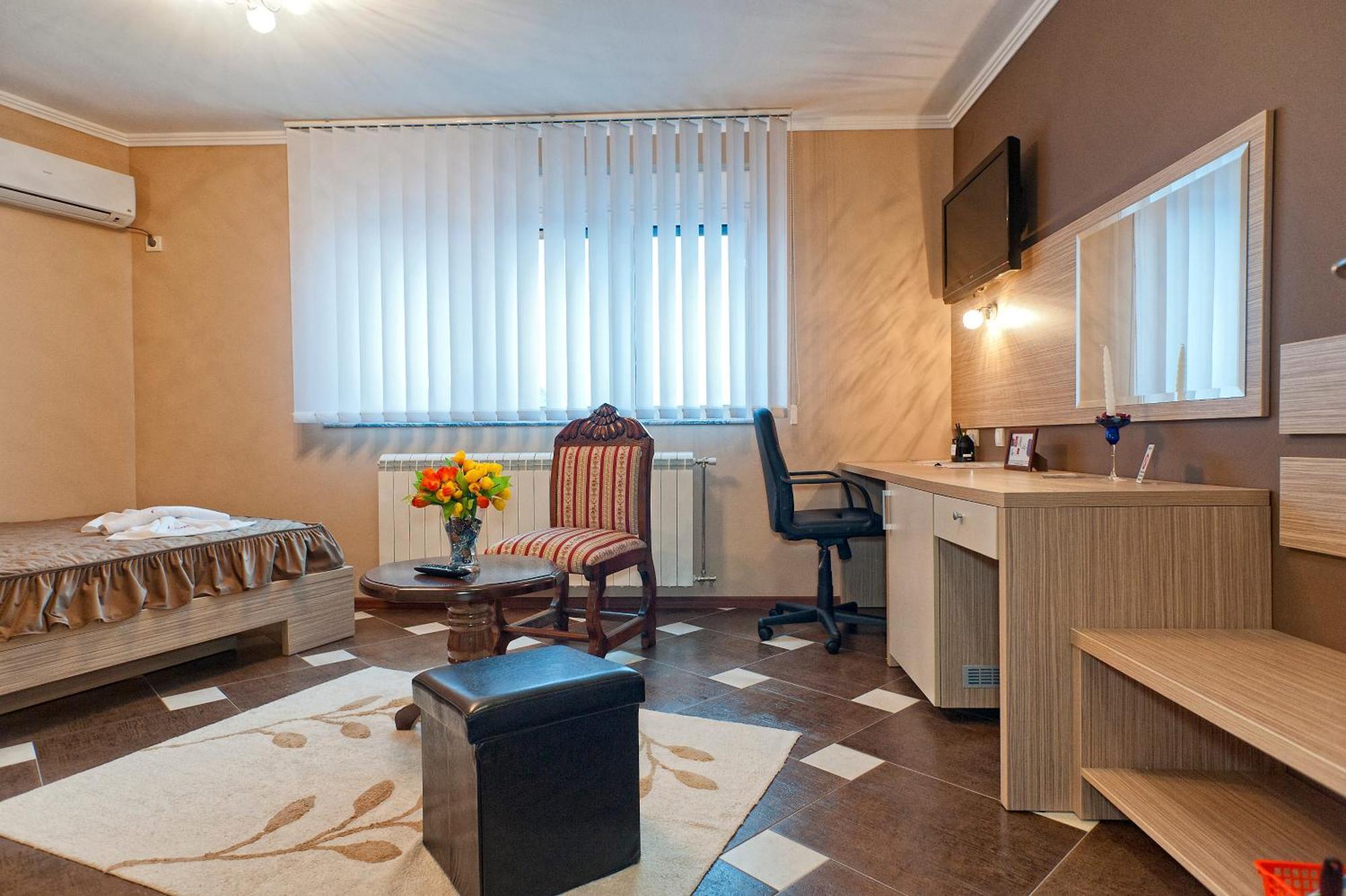 Garni Hotel Lama كراغوييفاك المظهر الخارجي الصورة