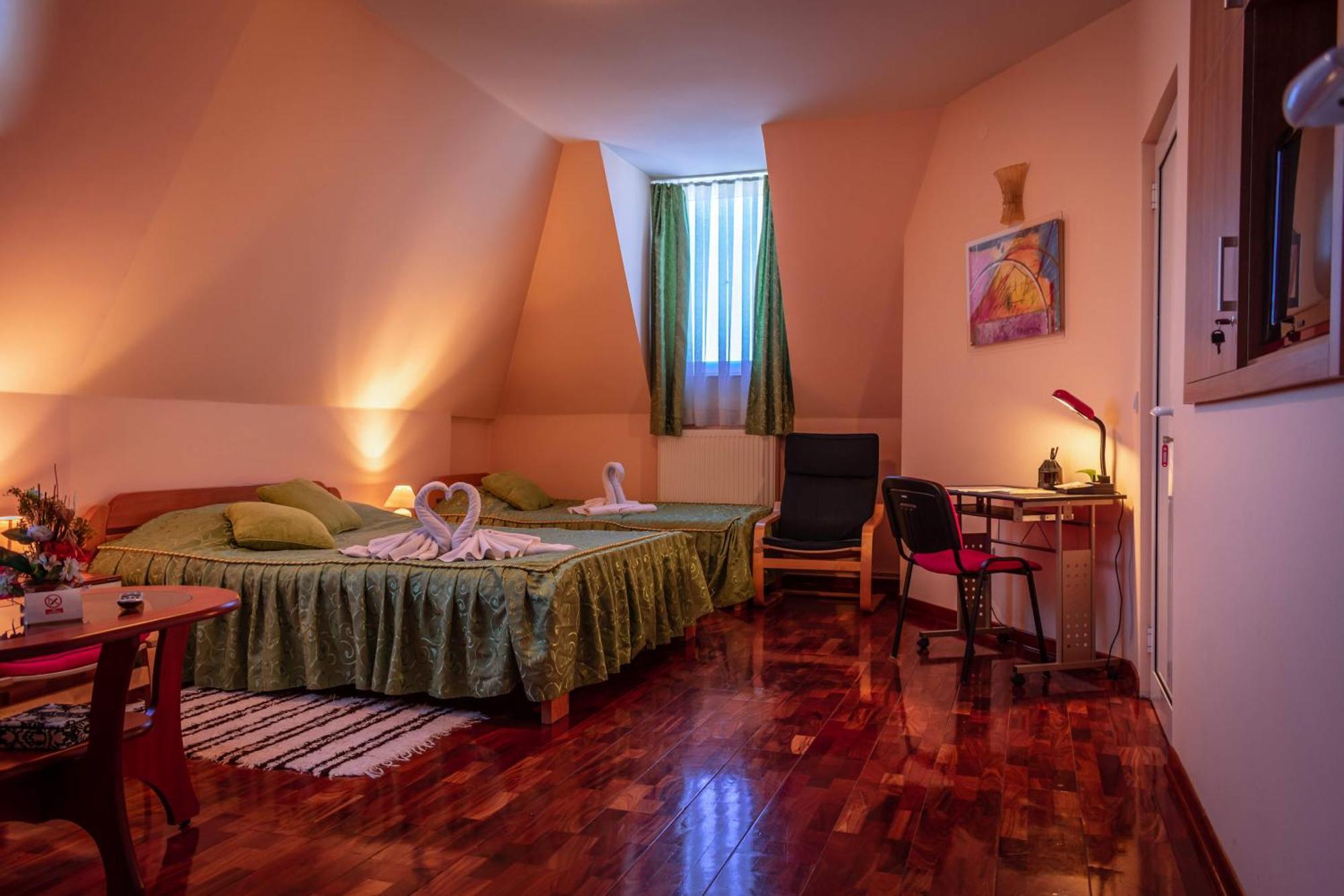Garni Hotel Lama كراغوييفاك الغرفة الصورة