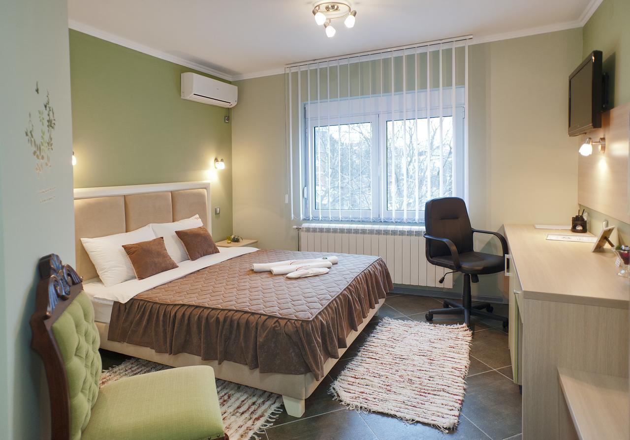 Garni Hotel Lama كراغوييفاك المظهر الخارجي الصورة