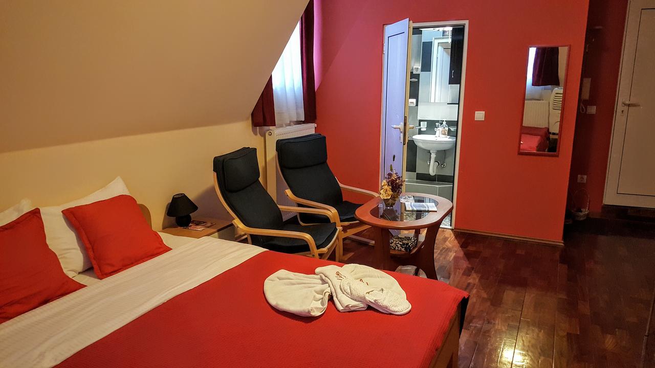 Garni Hotel Lama كراغوييفاك المظهر الخارجي الصورة