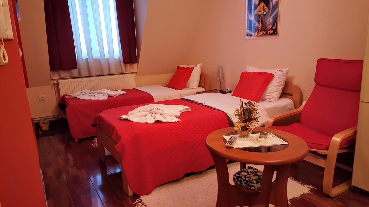 Garni Hotel Lama كراغوييفاك المظهر الخارجي الصورة