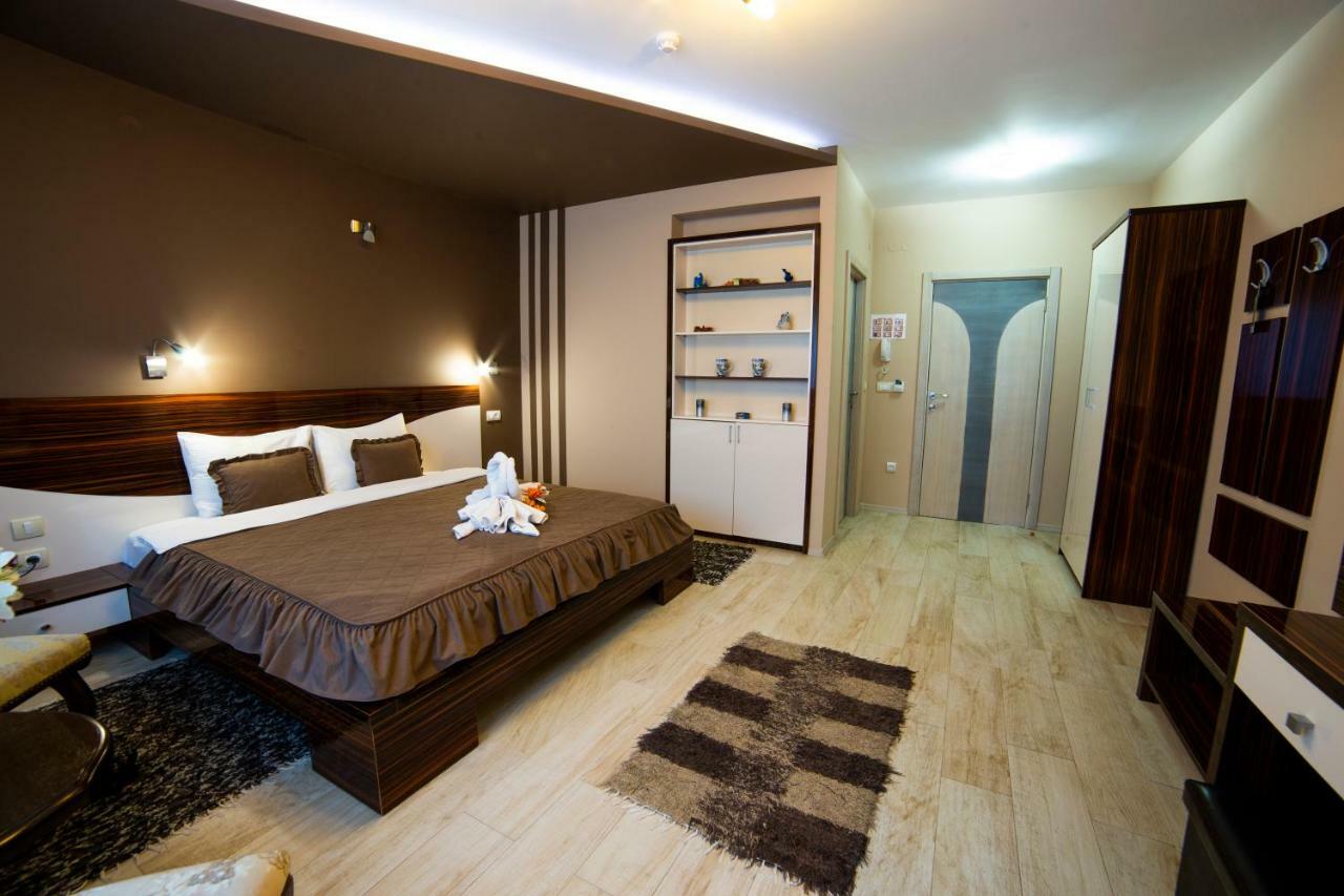 Garni Hotel Lama كراغوييفاك المظهر الخارجي الصورة