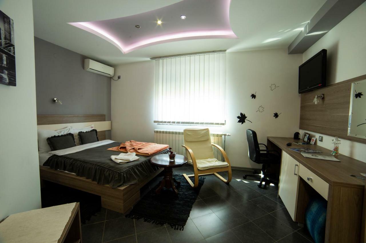 Garni Hotel Lama كراغوييفاك المظهر الخارجي الصورة