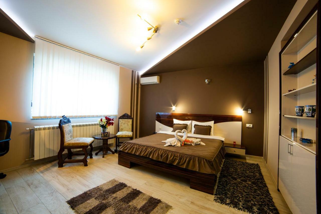 Garni Hotel Lama كراغوييفاك المظهر الخارجي الصورة