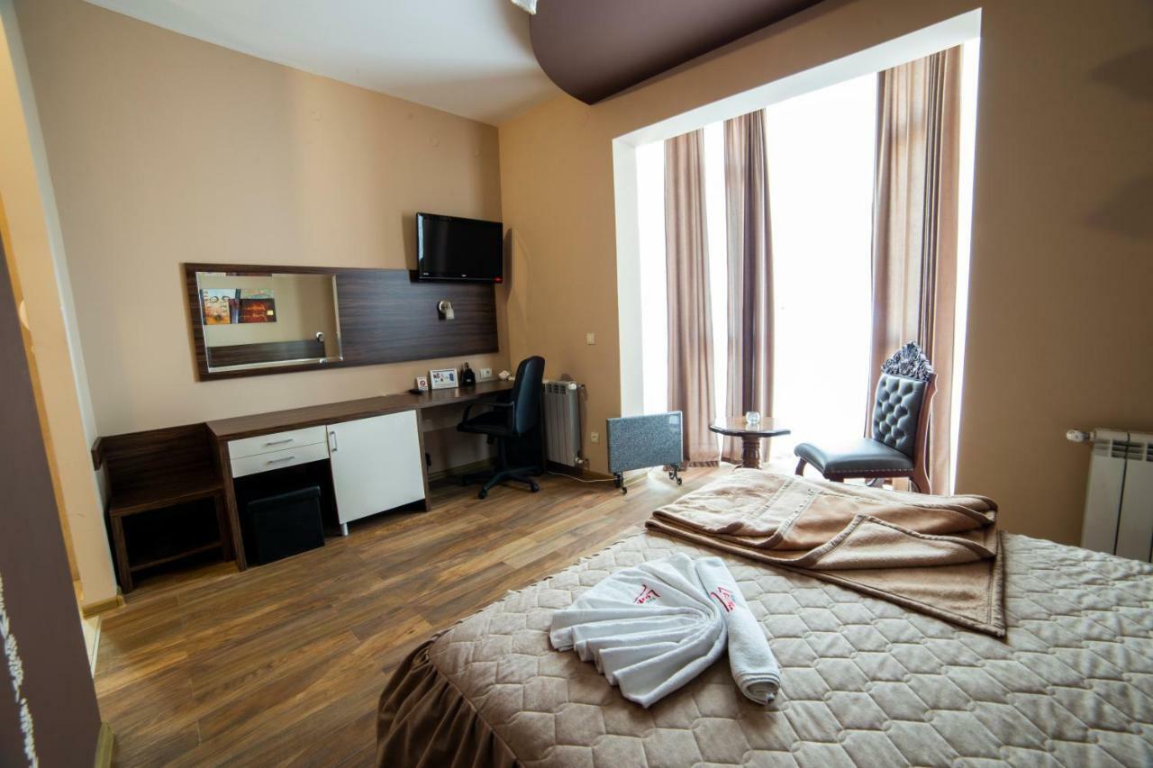 Garni Hotel Lama كراغوييفاك المظهر الخارجي الصورة
