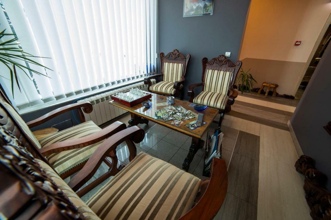 Garni Hotel Lama كراغوييفاك المظهر الخارجي الصورة