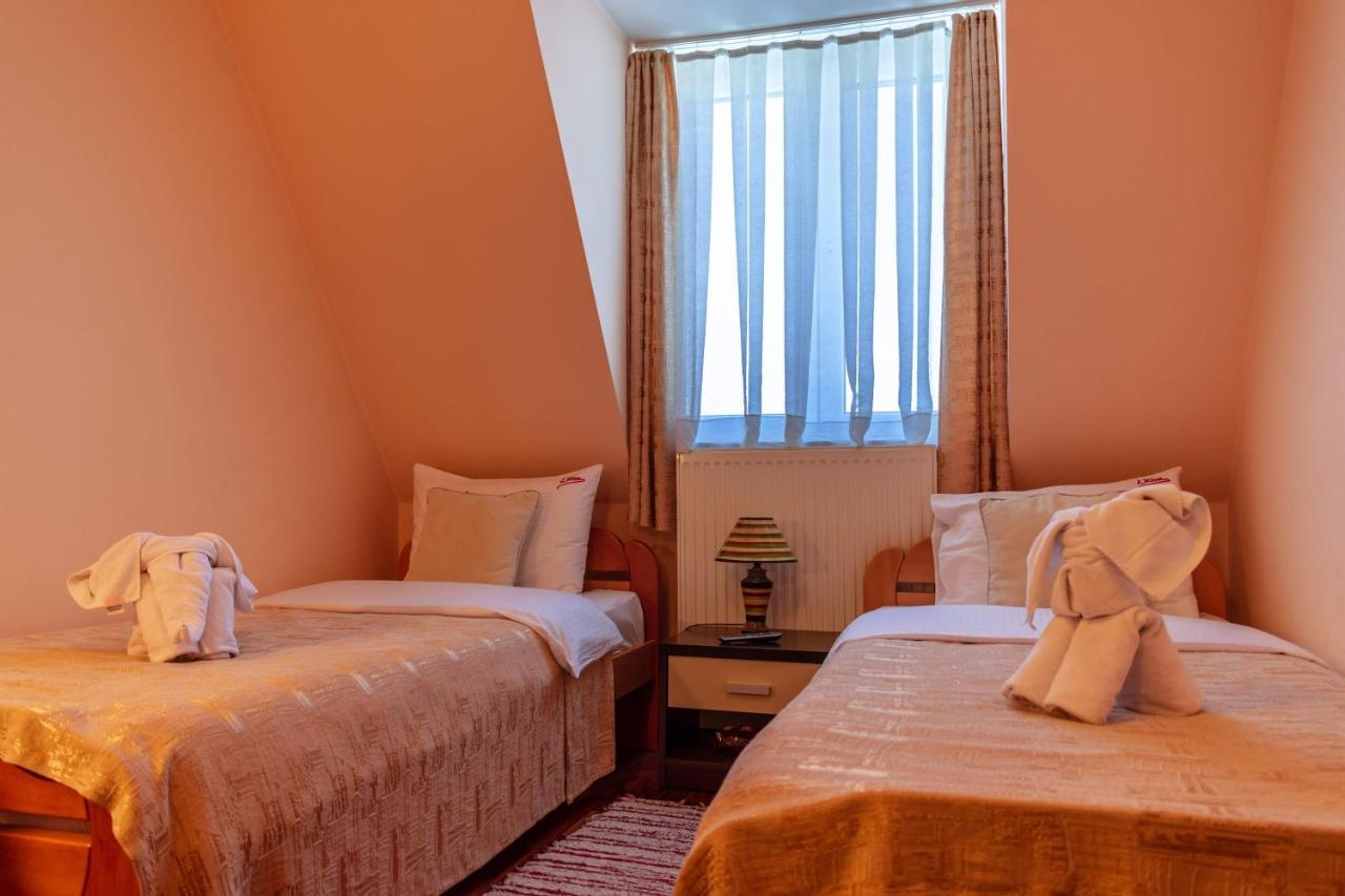 Garni Hotel Lama كراغوييفاك المظهر الخارجي الصورة