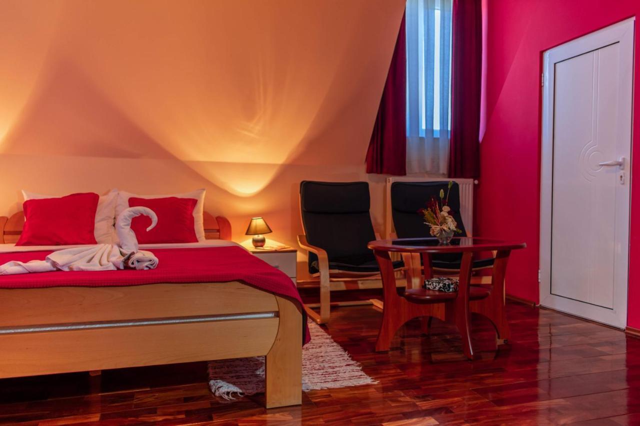 Garni Hotel Lama كراغوييفاك المظهر الخارجي الصورة