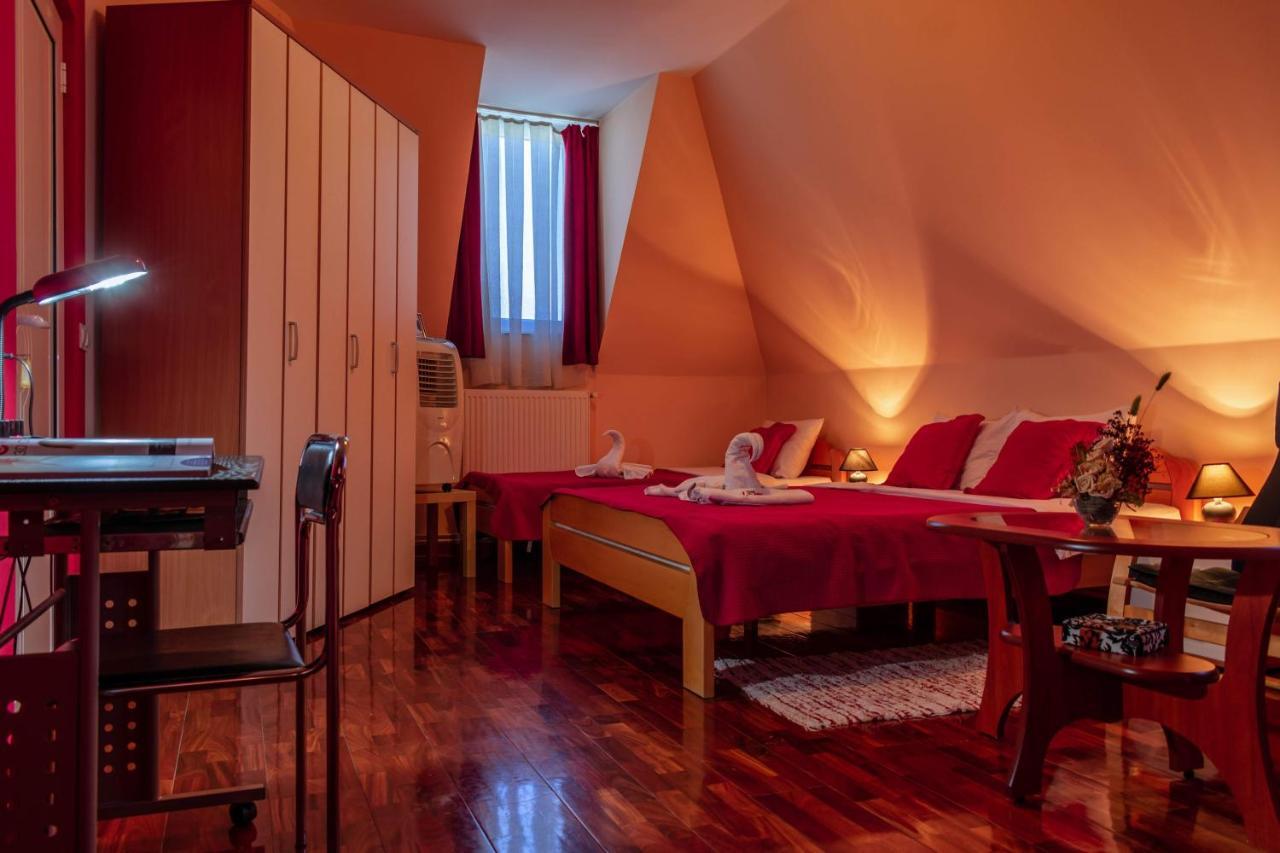 Garni Hotel Lama كراغوييفاك المظهر الخارجي الصورة